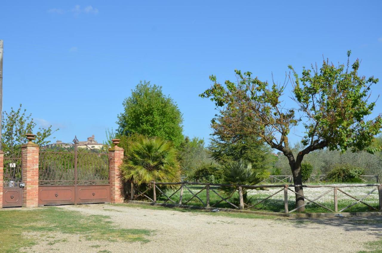 Elisabeth House Hotel Lucignano Bagian luar foto